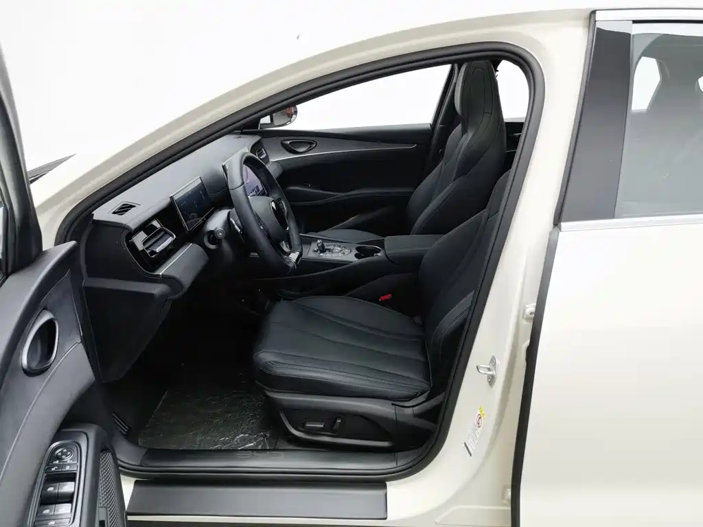 BYD Seal 06 2025 — фото 10