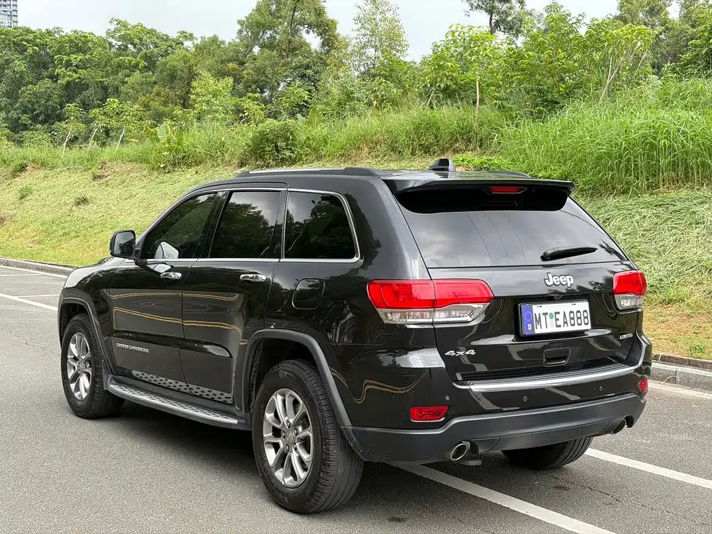 Jeep Grand Cherokee 2016 — фото 13