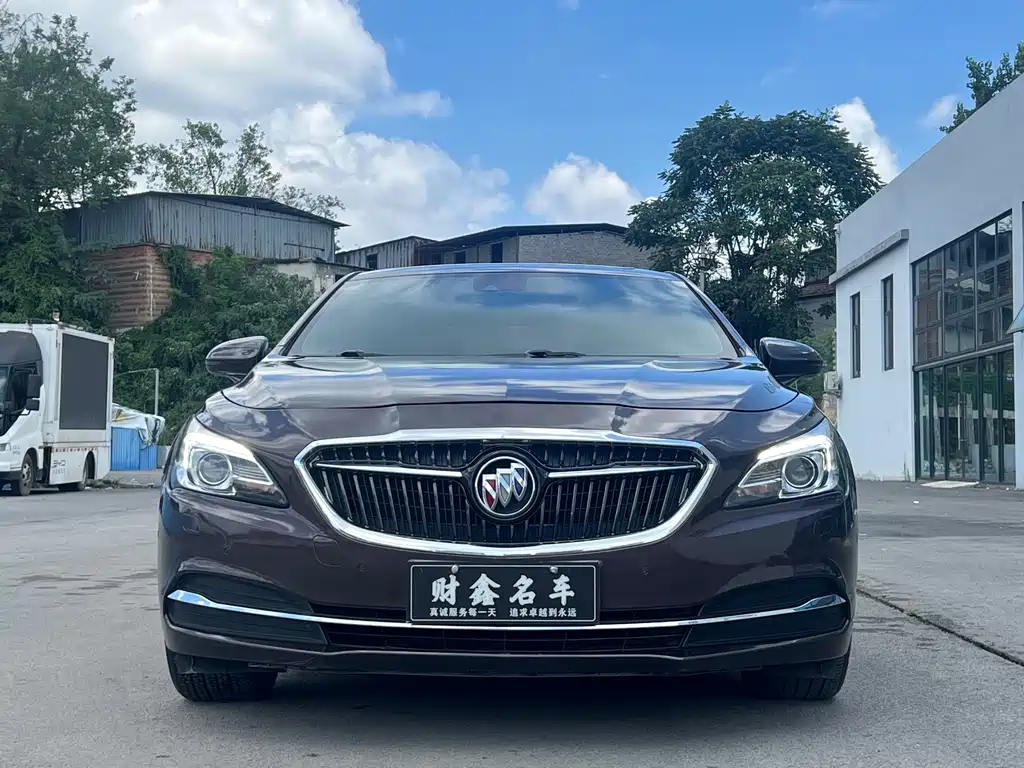 Buick LaCrosse 2017 — фото 2