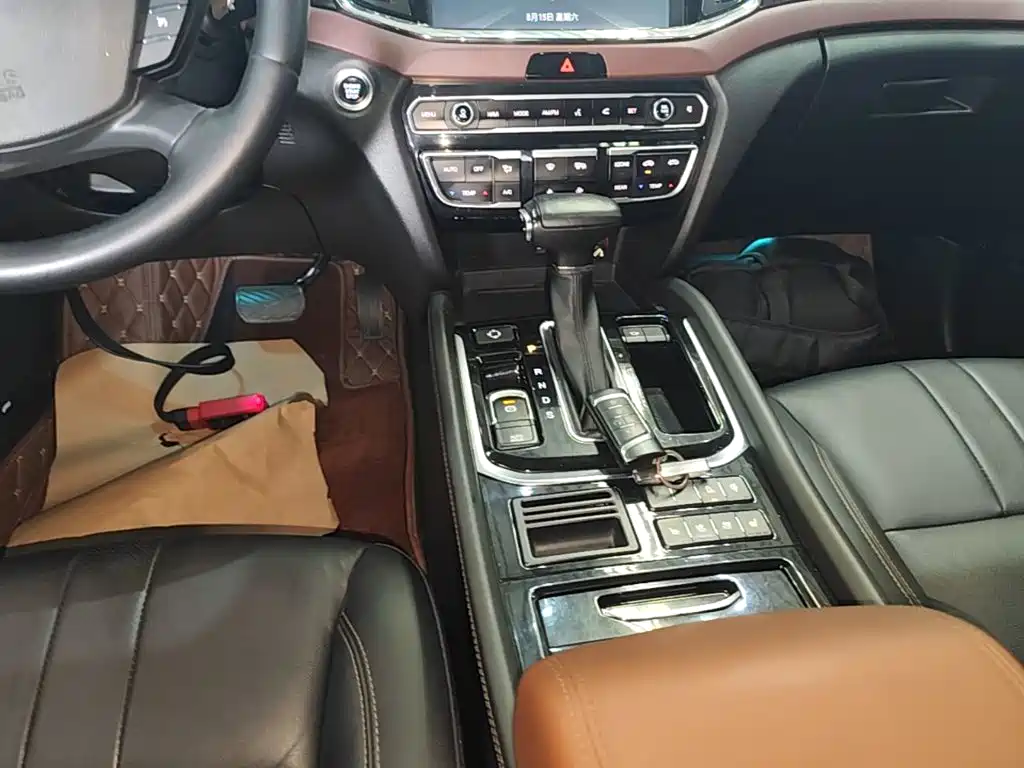 GAC Trumpchi GS8 2018 — фото 14