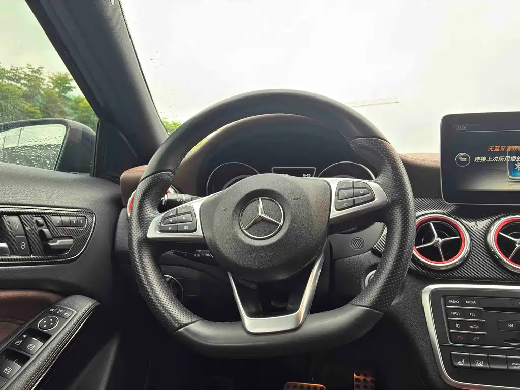 Mercedes-Benz GLA 2017 — фото 11