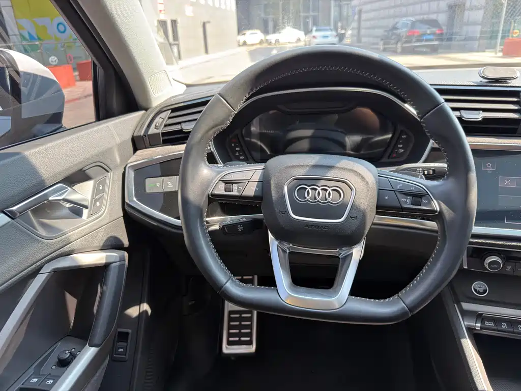 Audi Q3 2022 — фото 20