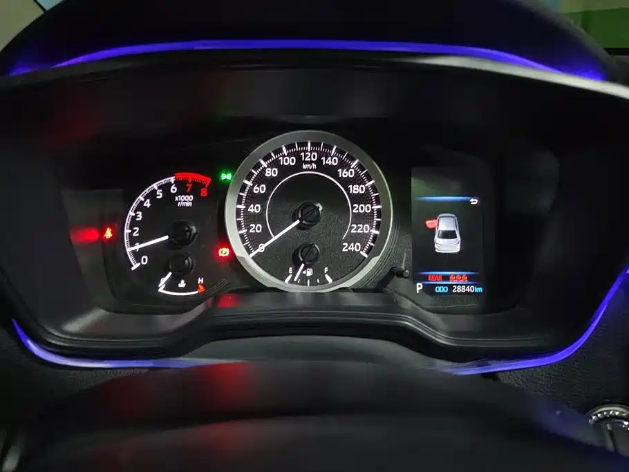 Toyota Corolla 2023 — фото 14