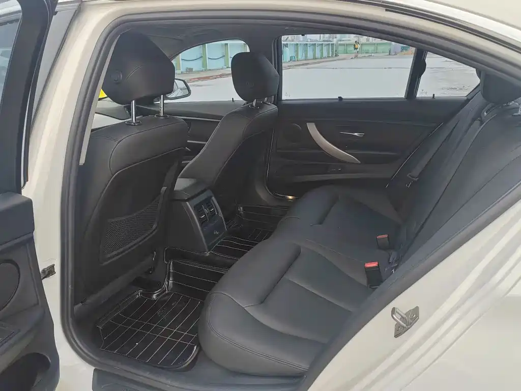 BMW 3 Series 2015 — фото 11