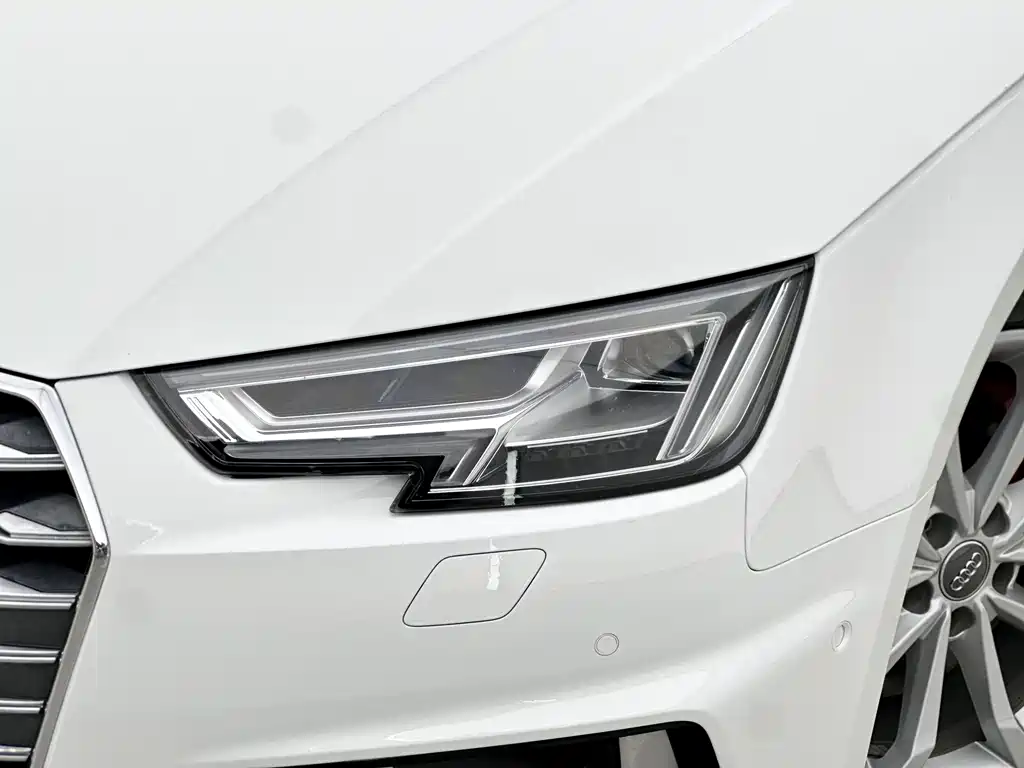 Audi A4L 2019 — фото 14