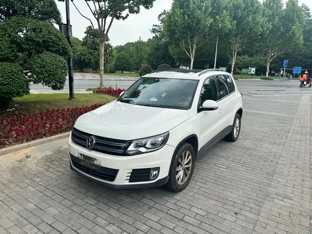 Volkswagen Tiguan 2017 — фото 1