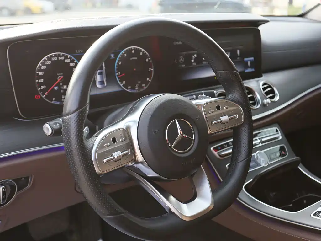 Mercedes-Benz E-Class 2019 — фото 9