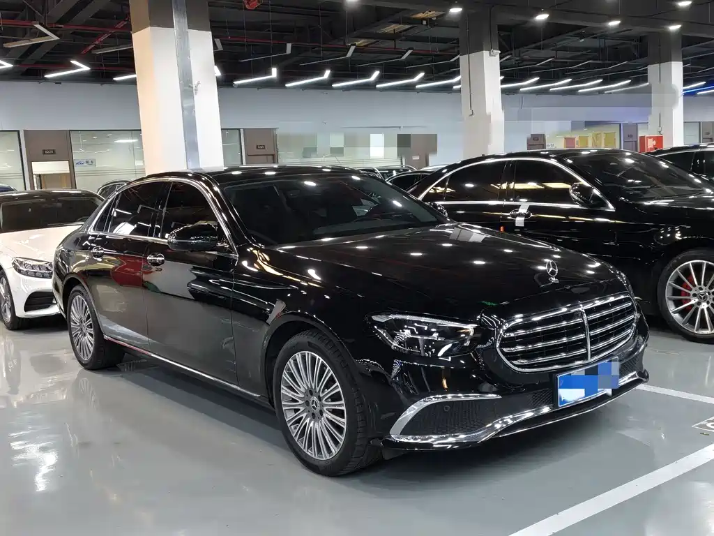 Mercedes-Benz E-Class 2022