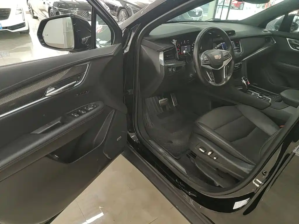 Cadillac XT5 2023 — фото 16