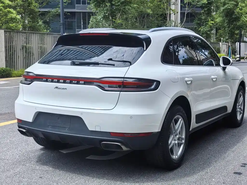 Porsche Macan 2018 — фото 17