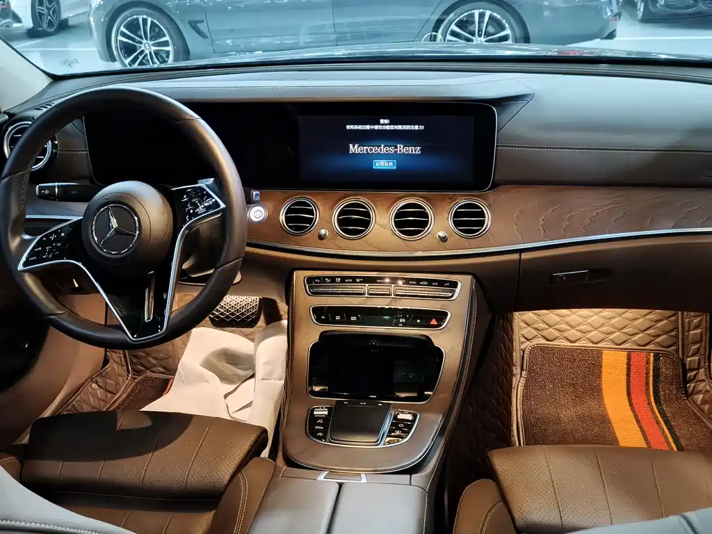 Mercedes-Benz E-Class 2022