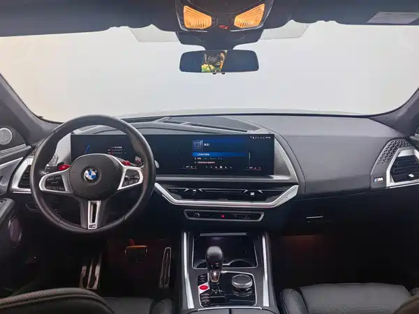 BMW XM 2025