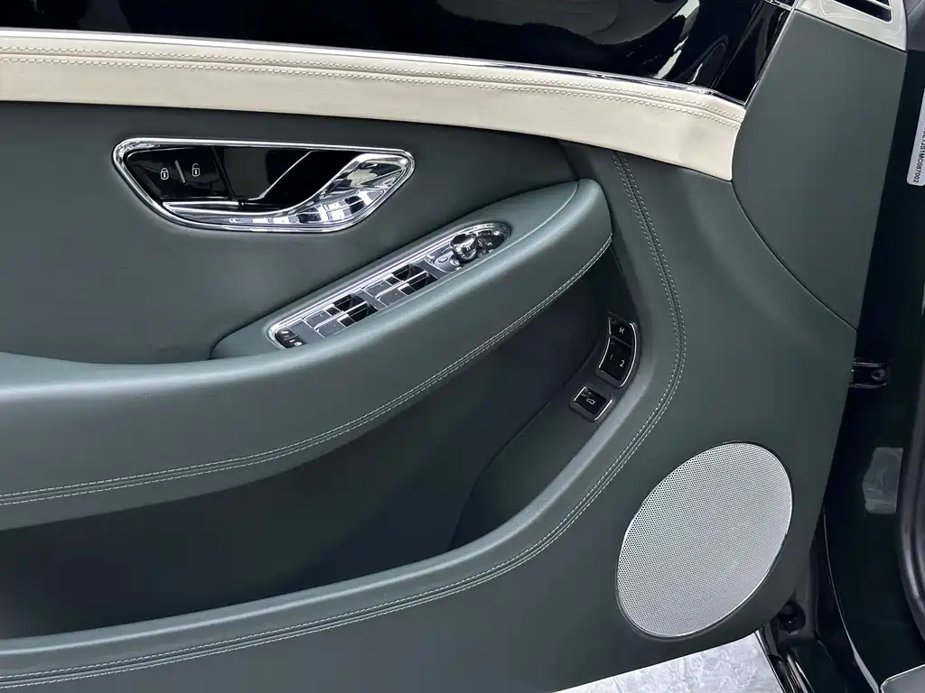 Bentley Continental 2021 — фото 10