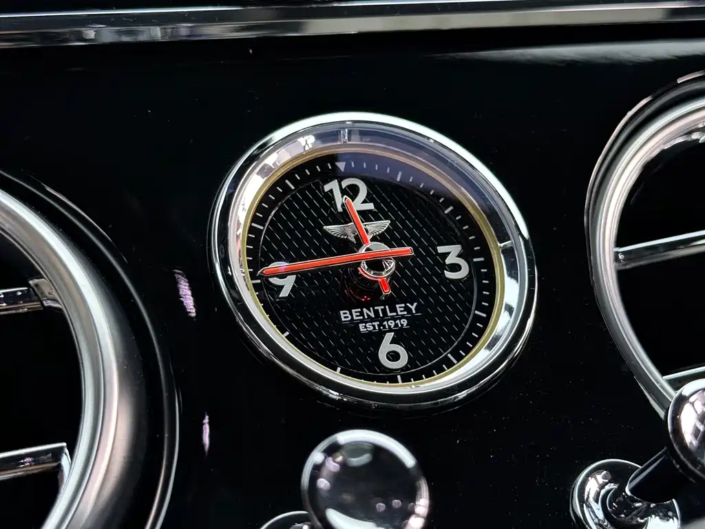 Bentley Continental 2021 — фото 23
