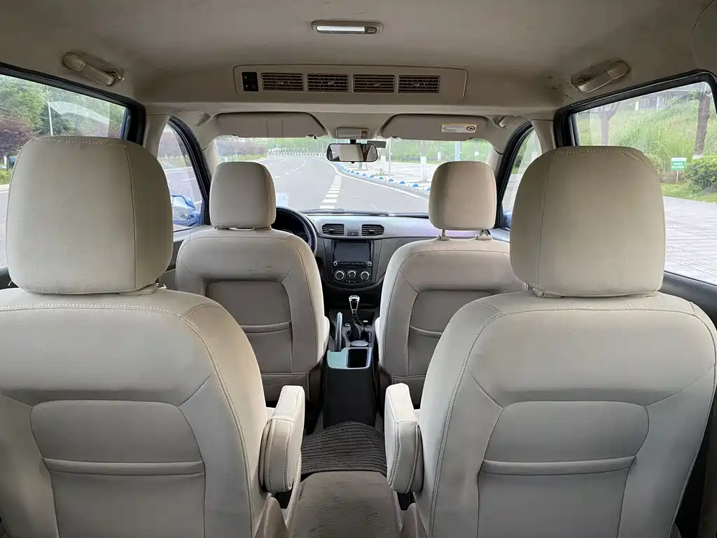 Wuling Hongguang 2014 — фото 14