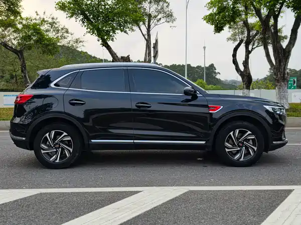 Hongqi HS5 2023