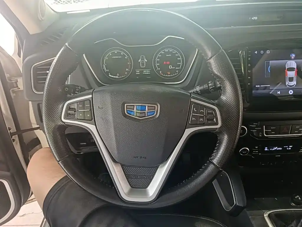 Geely Vision X6 2017 — фото 11