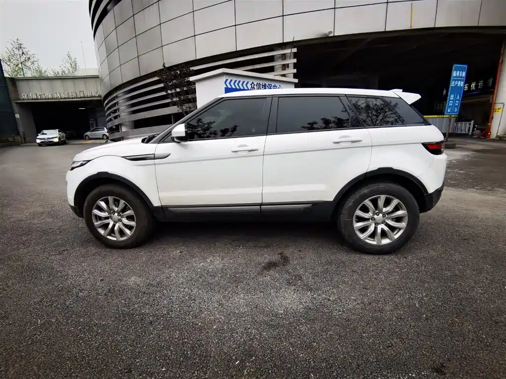 Land Rover Evoque 2019 — фото 4