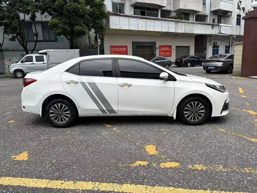 Toyota Corolla 2019 — фото 4
