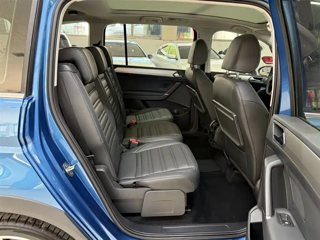 Volkswagen Touran 2023 — фото 20