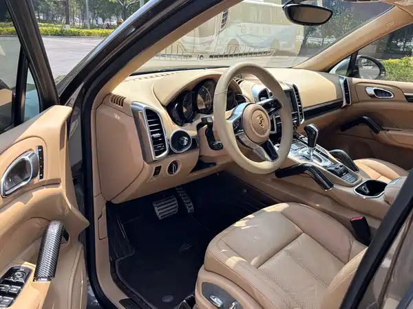 Porsche Cayenne 2016
