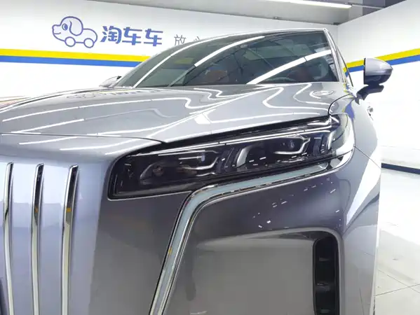 Hongqi HS6 PHEV 2025