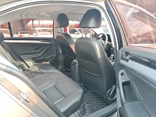 Volkswagen Sagitar 2017