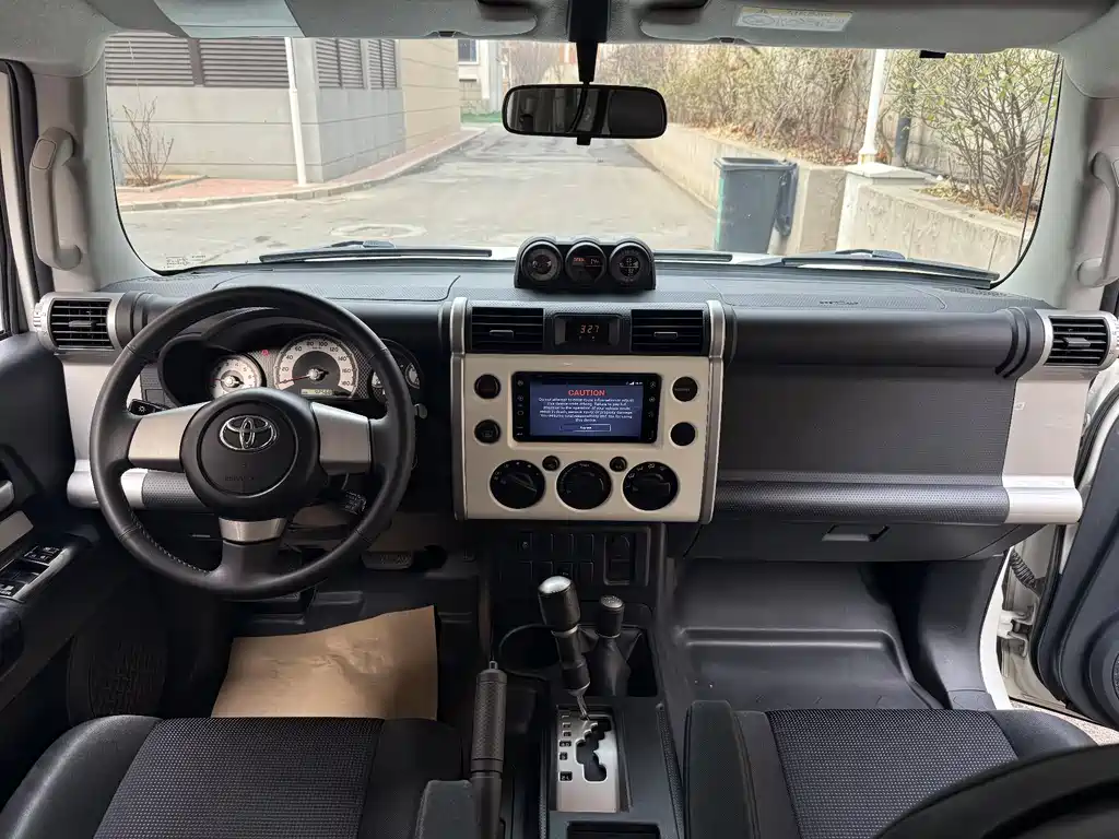 Toyota FJ Cruiser 2020 — фото 13