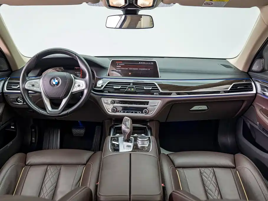 BMW 7 Series 2021 — фото 6