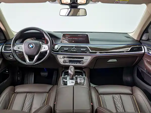 BMW 7 Series 2021