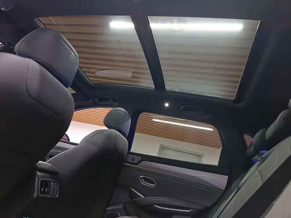 BYD Song L DM-i 2025 — фото 15
