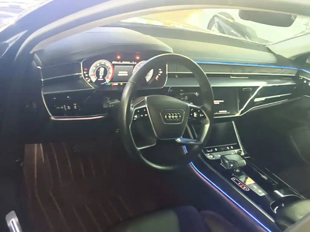 Audi A8 2022 — фото 10