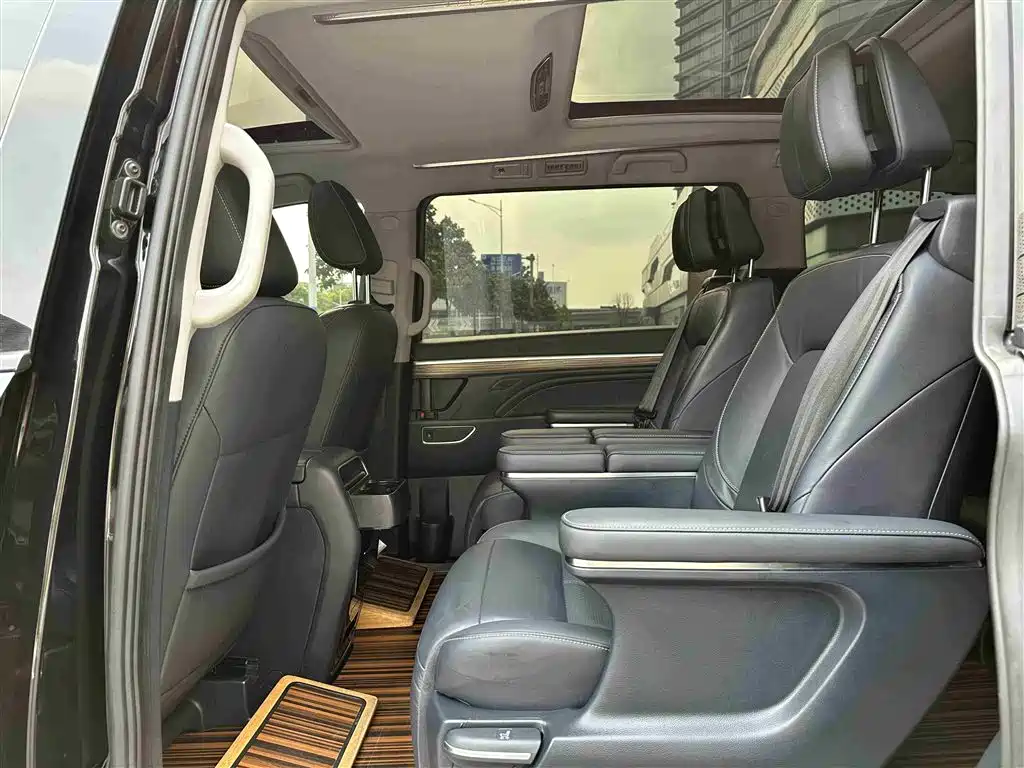 GAC Motor Trumpchi M8 2022 — фото 21