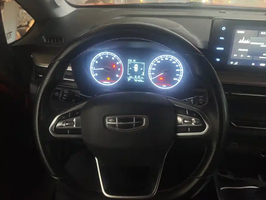 Geely Vision X3 2021 — фото 15