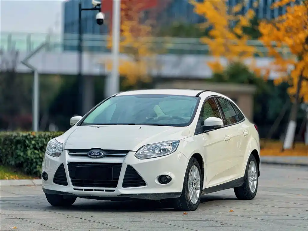 Ford Focus 2015 — фото 1