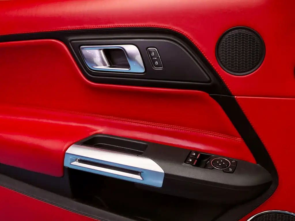 Ford Mustang 2020 — фото 18