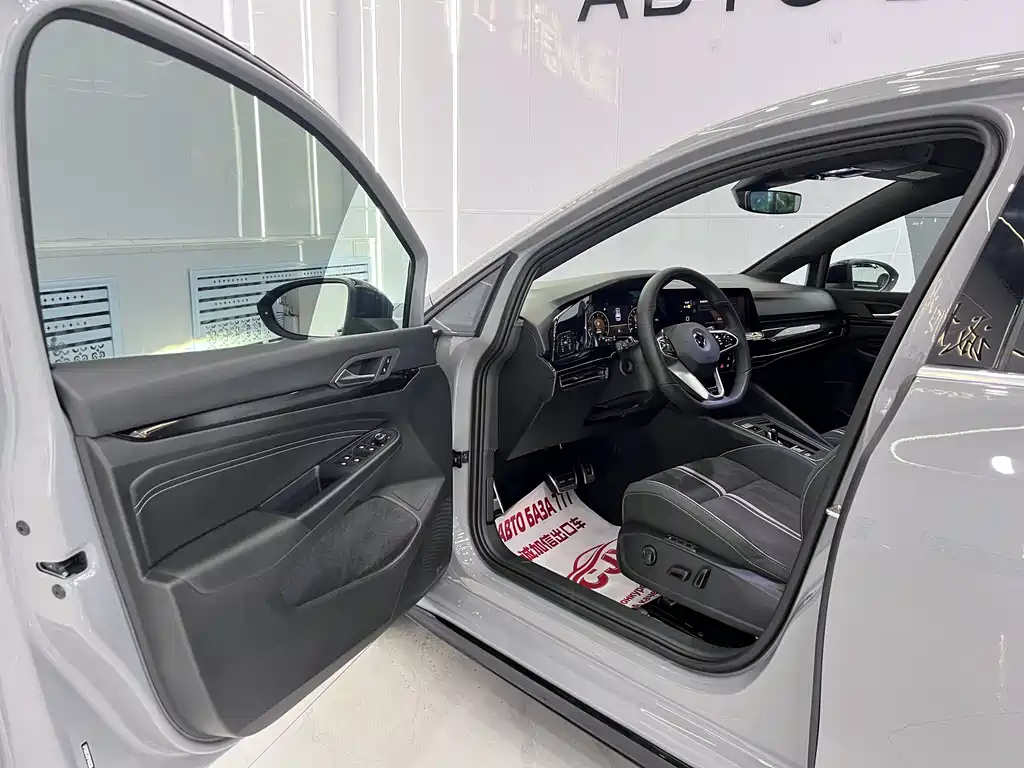 Volkswagen Golf 2023
