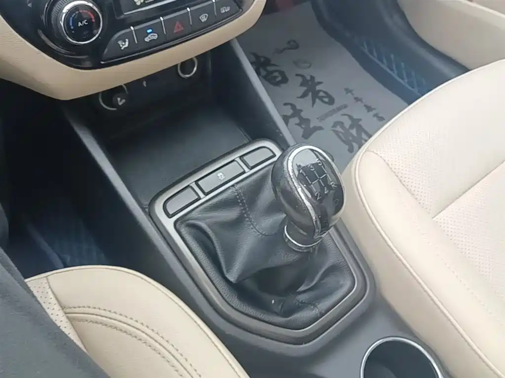 Changan Eado 2016 — фото 14