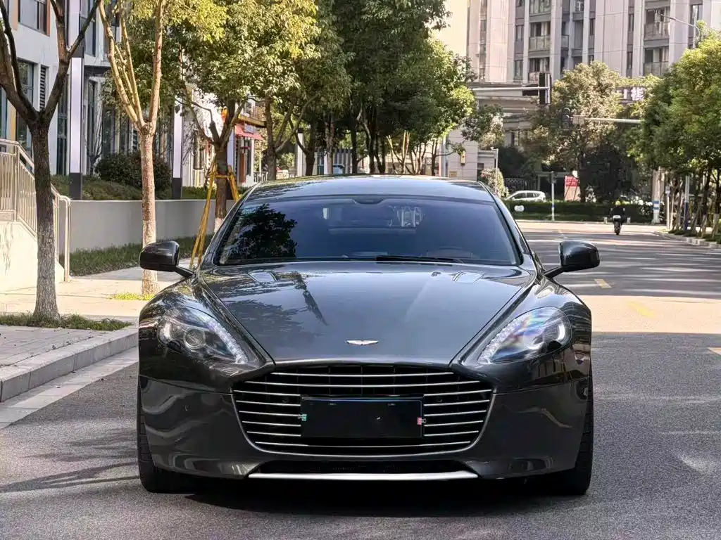 Aston Martin Rapide 2018 — фото 2