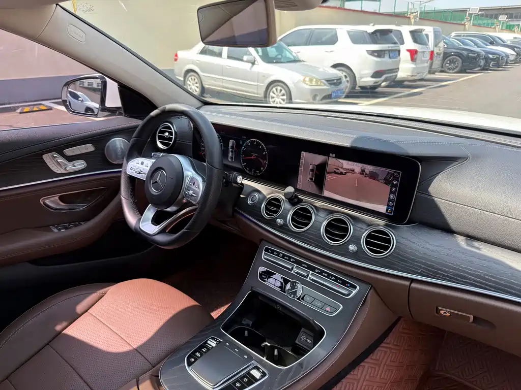 Mercedes-Benz E-Class 2019 — фото 12