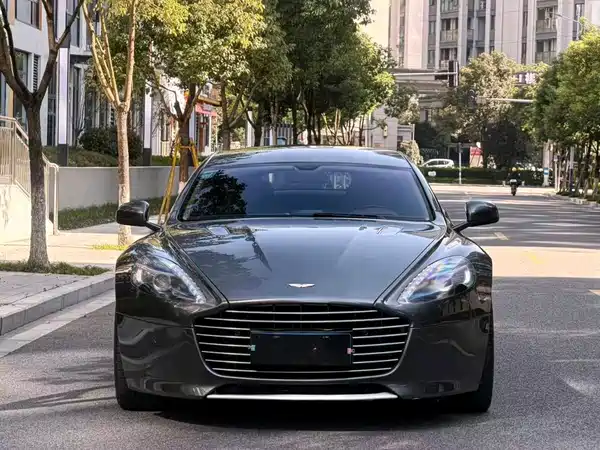Aston Martin Rapide 2018