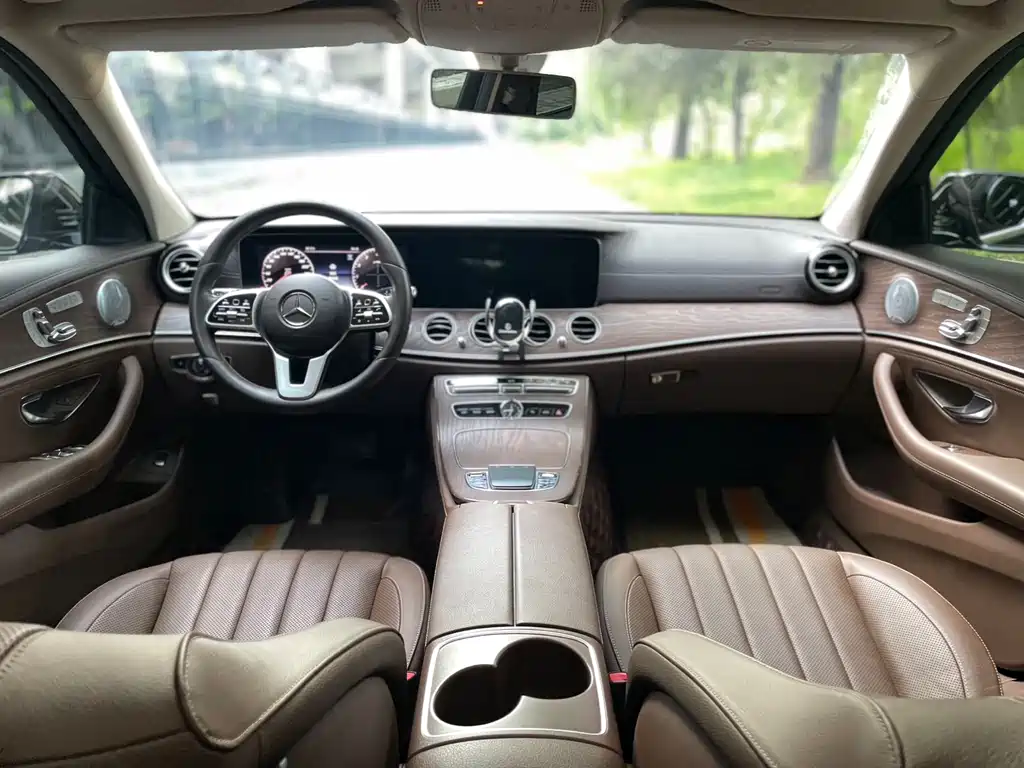 Mercedes-Benz E-Class 2020 — фото 9