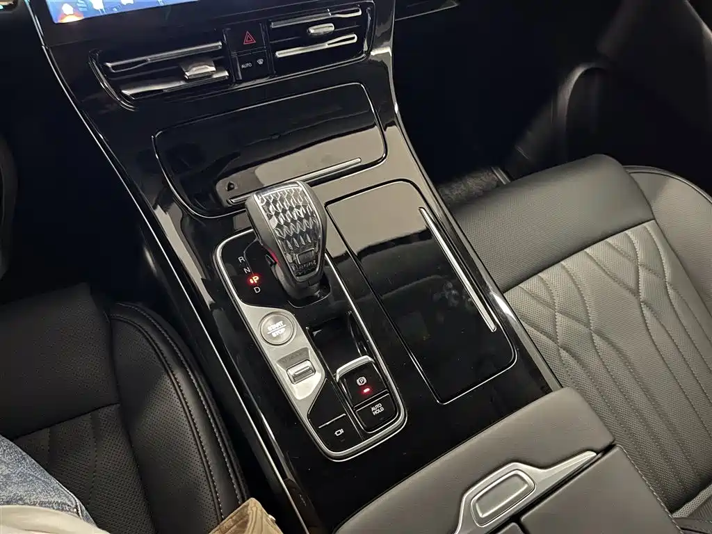 GAC Motor Trumpchi M8 2025 — фото 19
