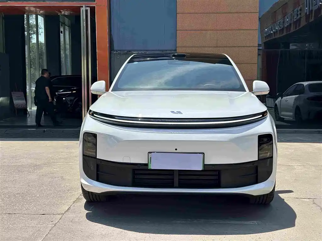 Li Auto Li L6 2025