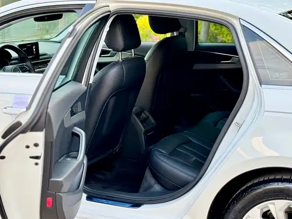 Audi A4L 2019