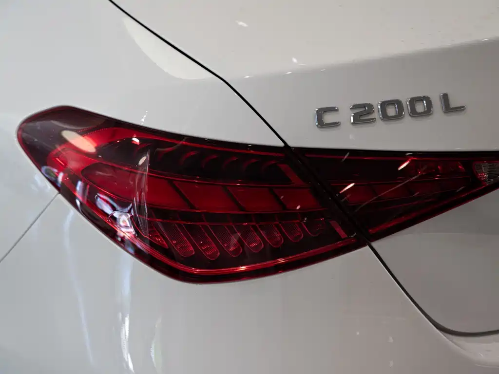 Mercedes-Benz C-Class 2023 — фото 10