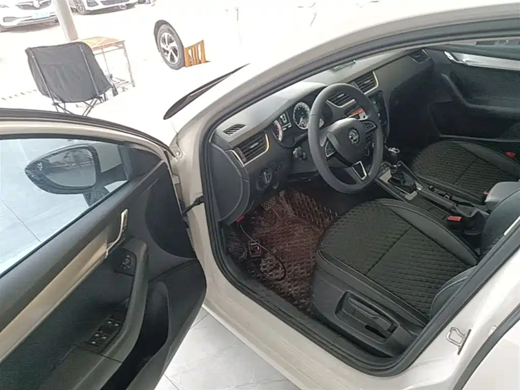 Skoda Octavia 2020 — фото 16