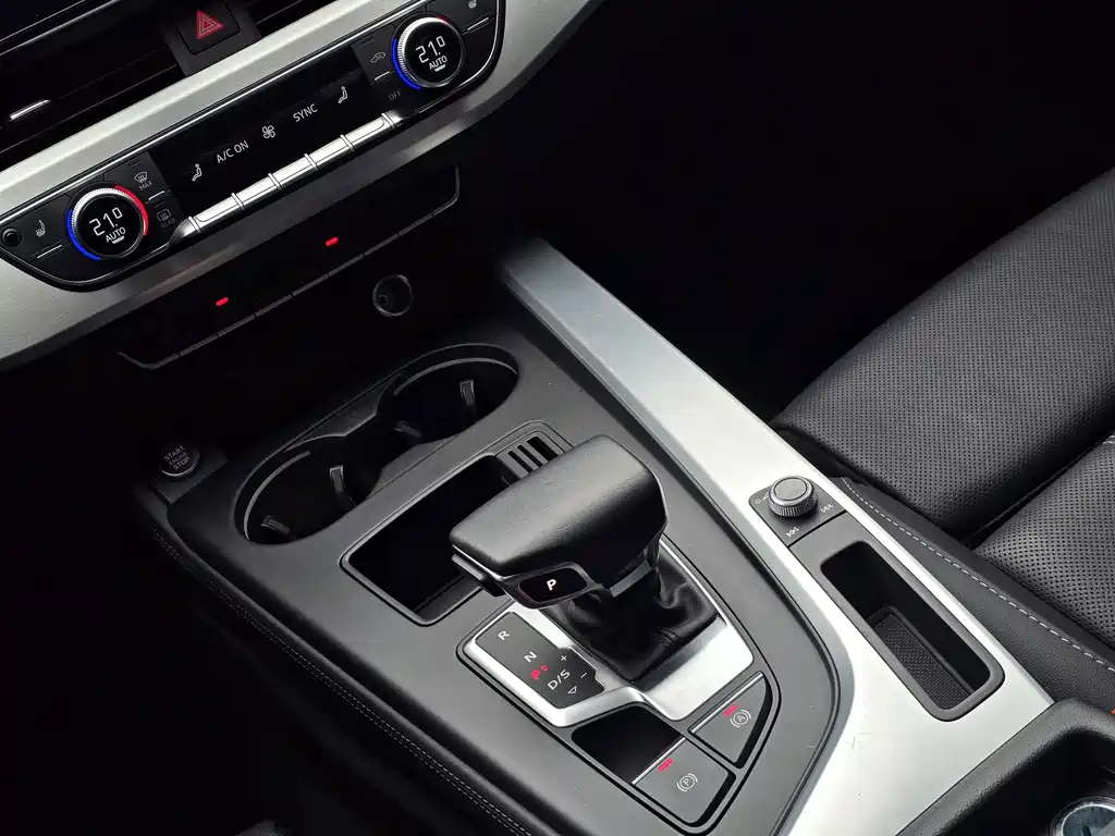 Audi A4L 2023 — фото 17