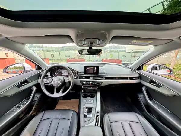 Audi A4L 2019