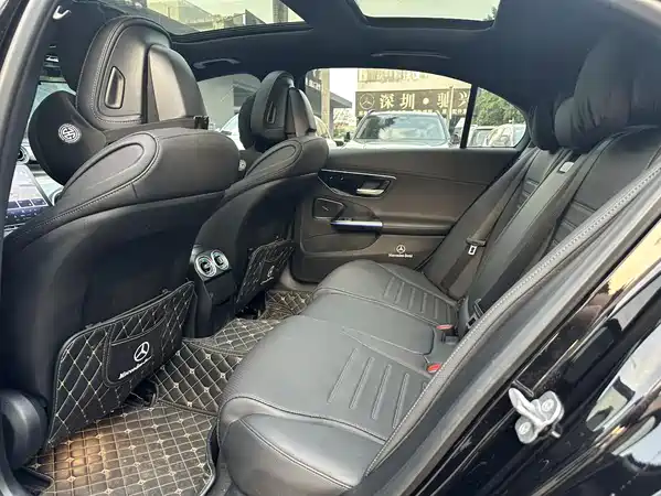 Mercedes-Benz C-Class 2024